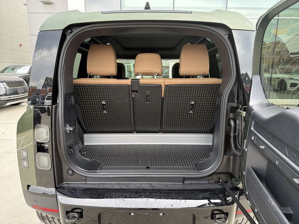 2026 Land Rover Defender - Image 19 of 19
