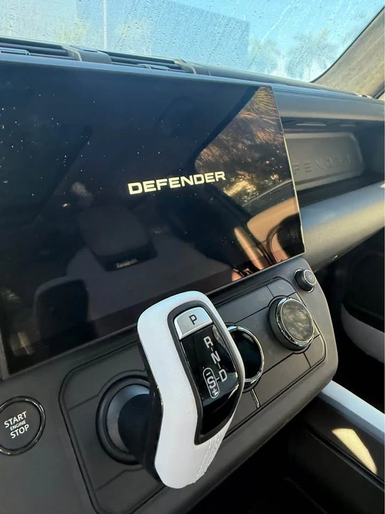 2026 Land Rover Defender Octa - Image 10 of 20