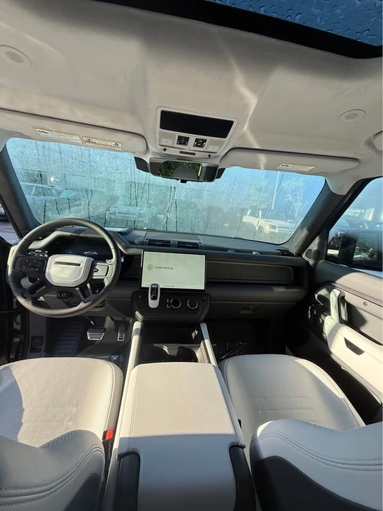 2026 Land Rover Defender Octa - Image 14 of 20