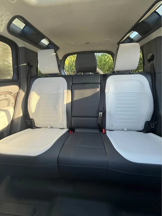 2026 Land Rover Defender Octa - Image 18 of 20