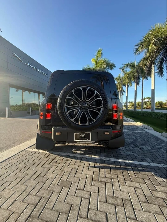 2026 Land Rover Defender Octa - Image 8 of 20