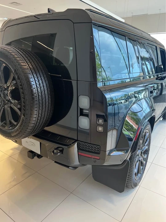 2026 Land Rover Defender Octa - Image 8 of 16