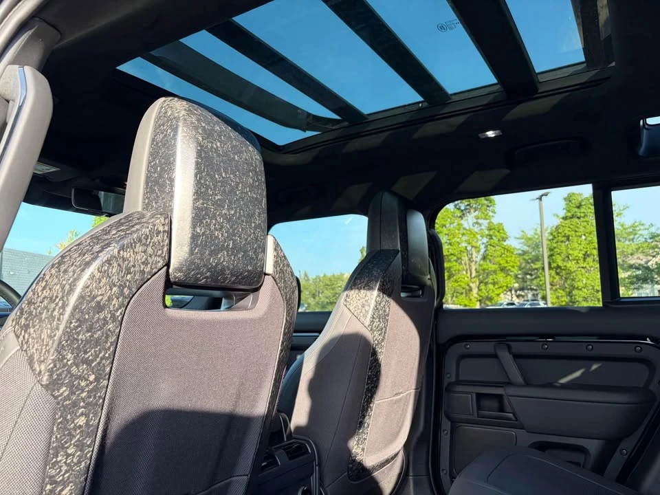 2026 Land Rover Defender Octa - Image 10 of 12