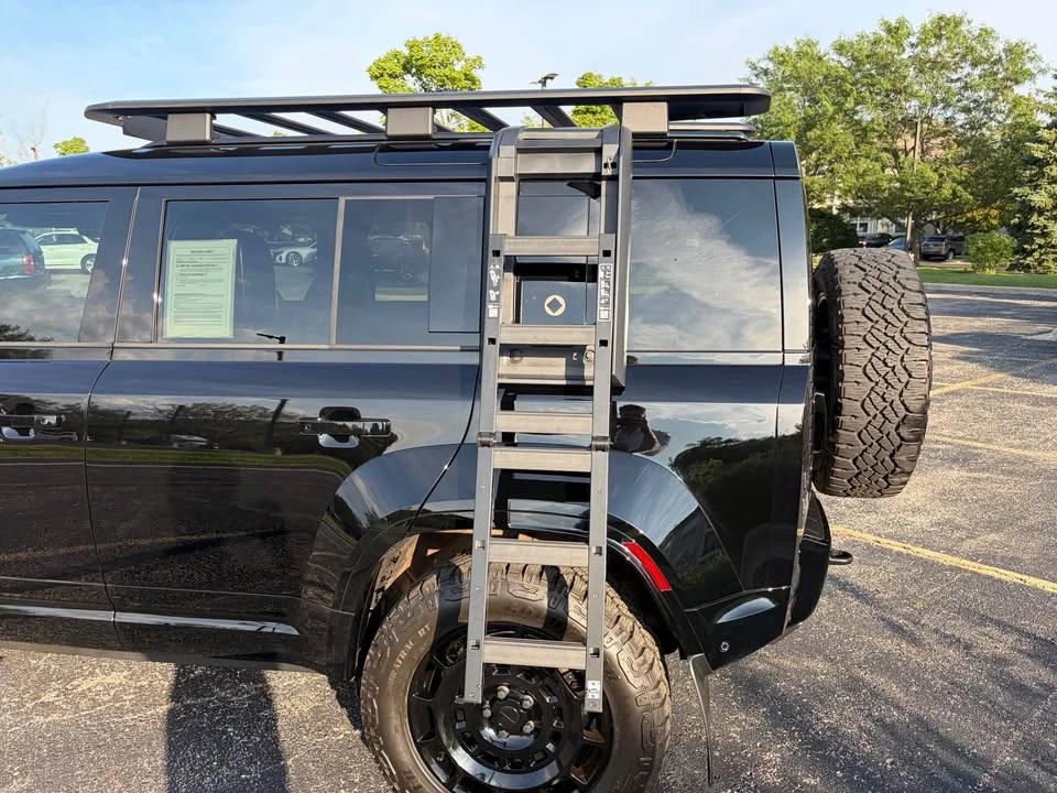 2026 Land Rover Defender Octa - Image 11 of 12