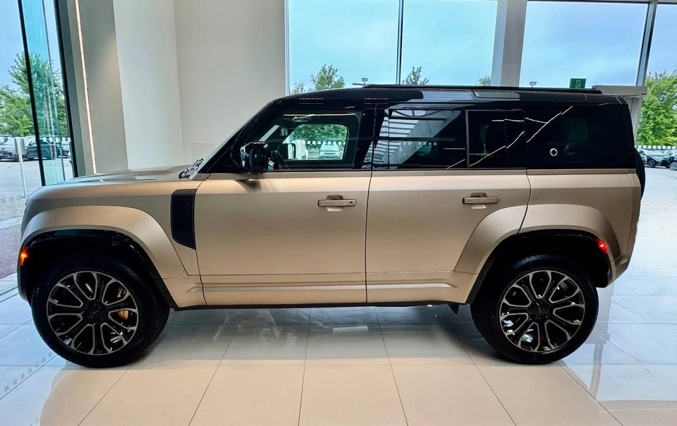 2026 Land Rover Defender Octa - Image 2 of 9