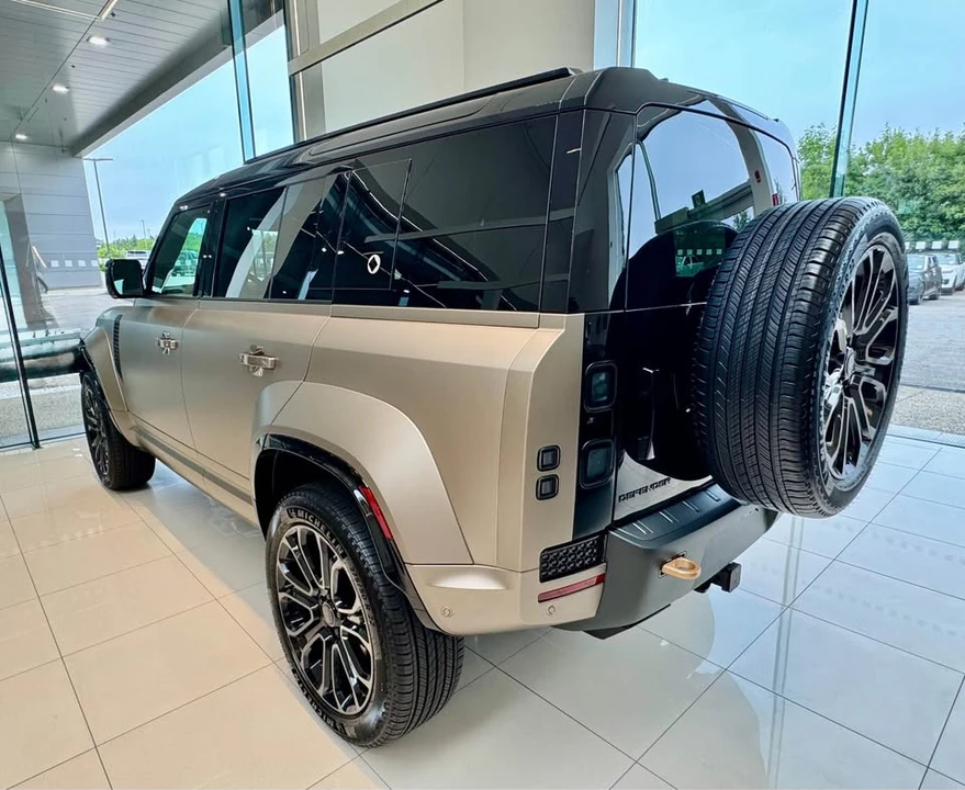 2026 Land Rover Defender Octa - Image 3 of 9