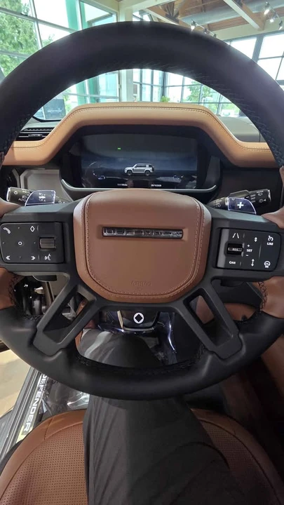 2026 Land Rover Defender Octa - Image 5 of 6