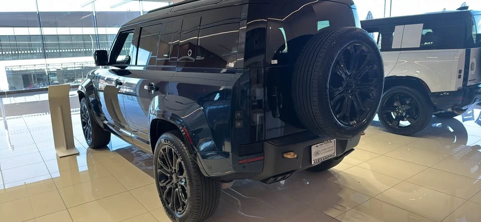 2026 Land Rover Defender Octa - Image 6 of 6