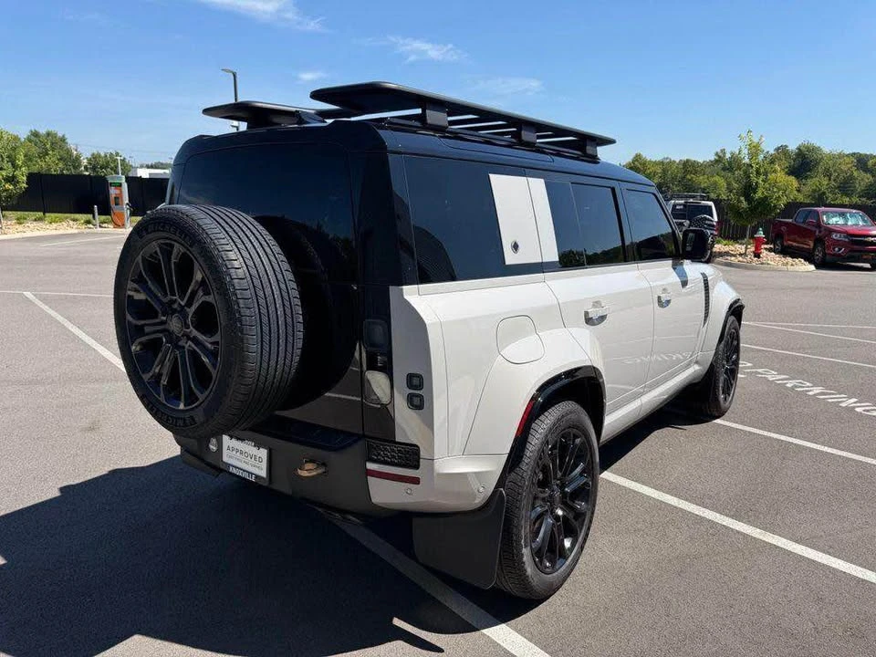 2026 Land Rover Defender Octa - Image 5 of 8