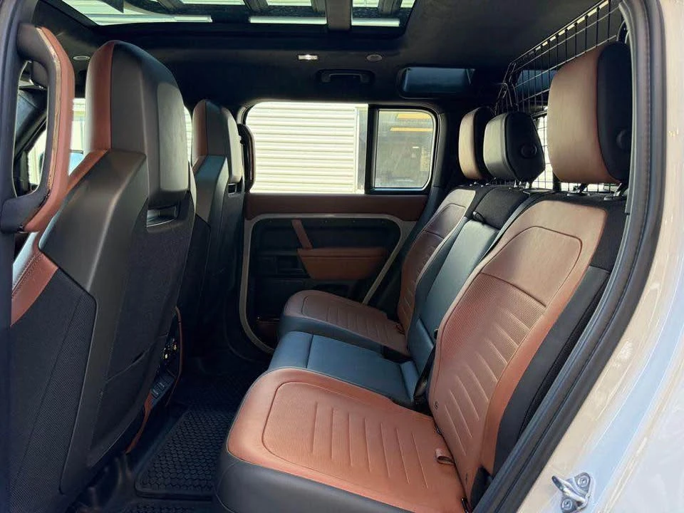2026 Land Rover Defender Octa - Image 7 of 8