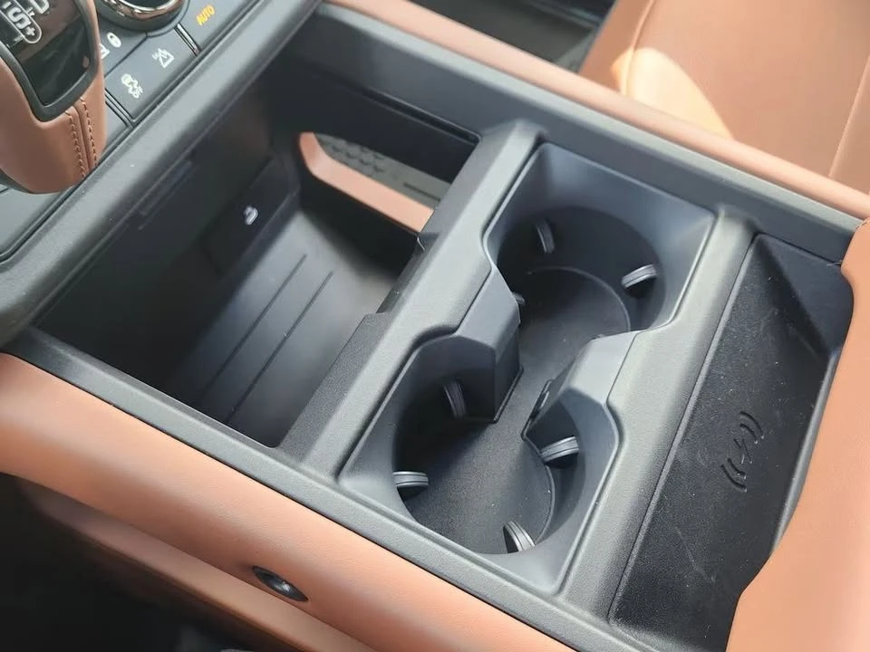 2026 Land Rover Defender Octa - Image 14 of 20