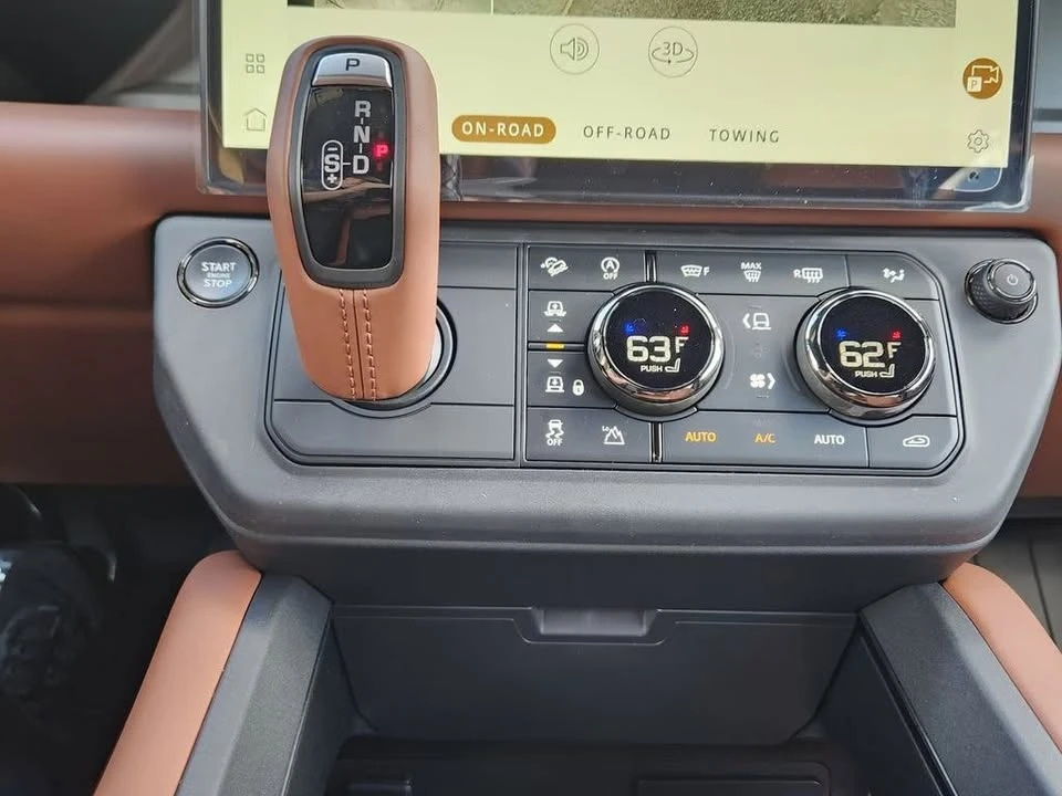 2026 Land Rover Defender Octa - Image 13 of 20
