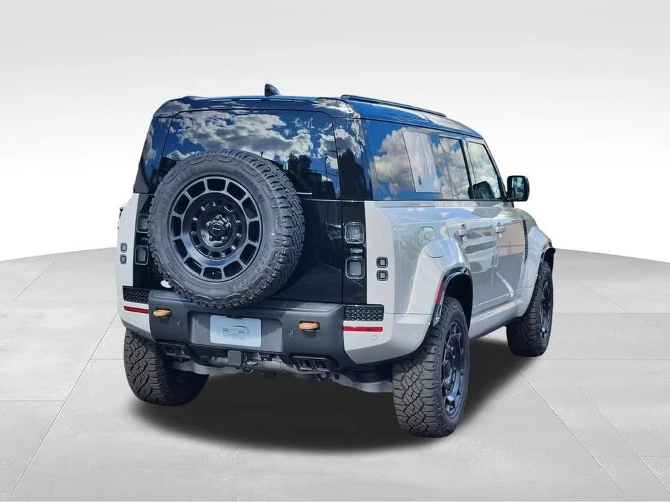 2026 Land Rover Defender Octa - Image 4 of 20