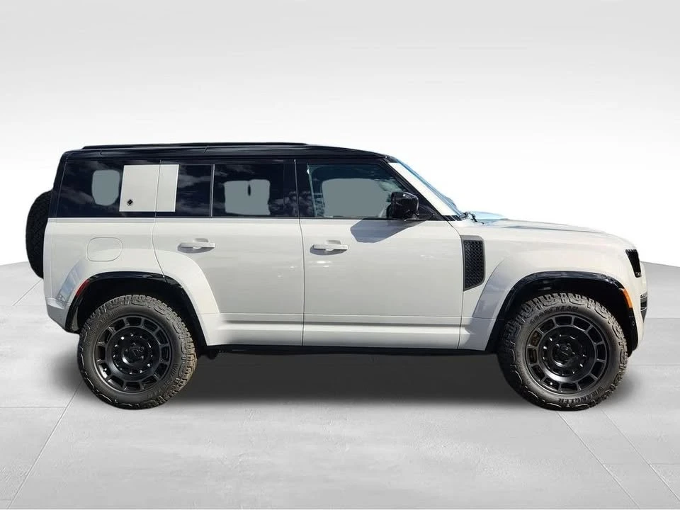 2026 Land Rover Defender Octa - Image 6 of 20