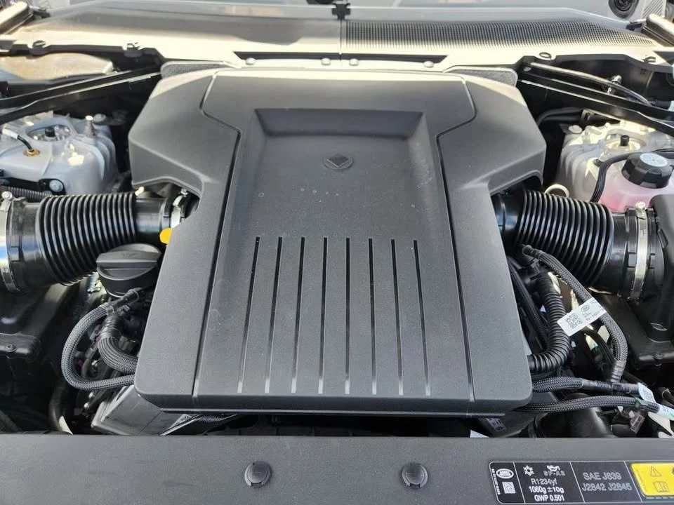 2026 Land Rover Defender Octa - Image 17 of 20