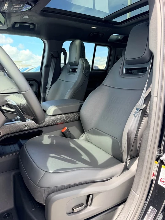 2026 Land Rover Defender Octa - Image 9 of 13
