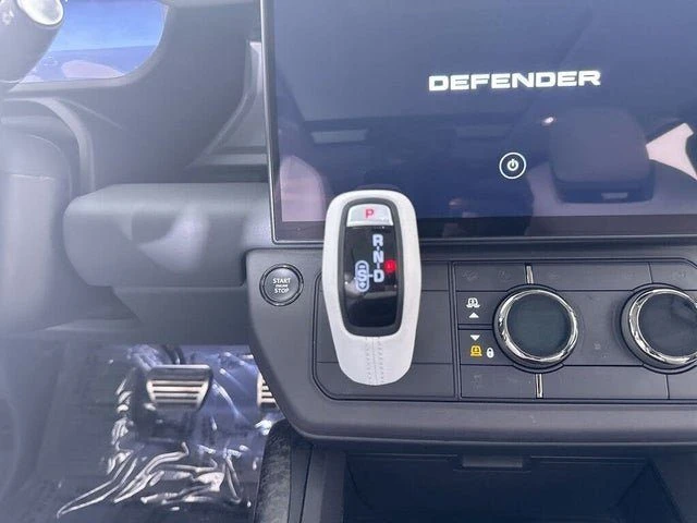 2026 Land Rover Defender Octa - Image 18 of 20