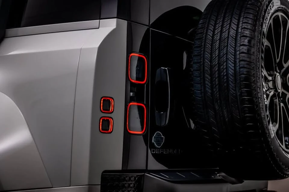 2026 Land Rover Defender Octa - Image 13 of 20