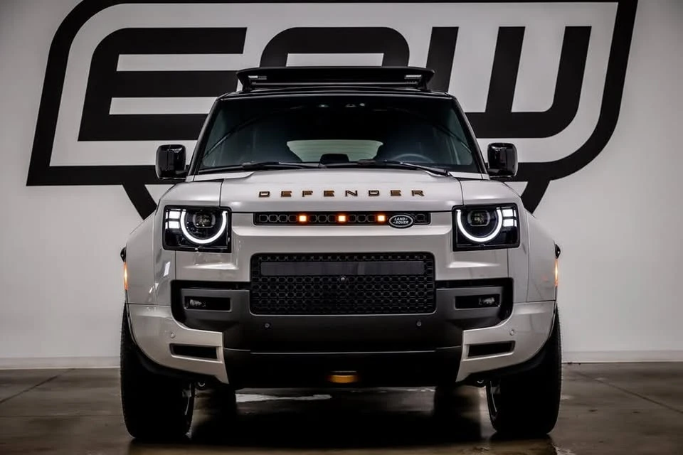 2026 Land Rover Defender Octa - Image 4 of 20
