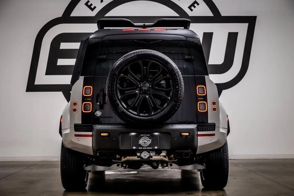 2026 Land Rover Defender Octa - Image 11 of 20