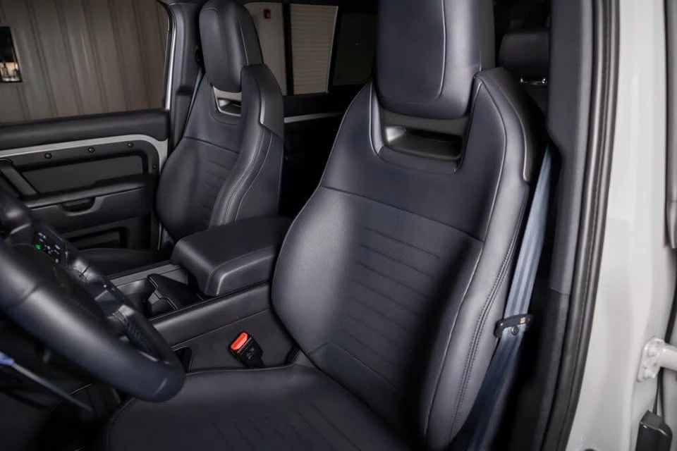 2026 Land Rover Defender Octa - Image 5 of 20