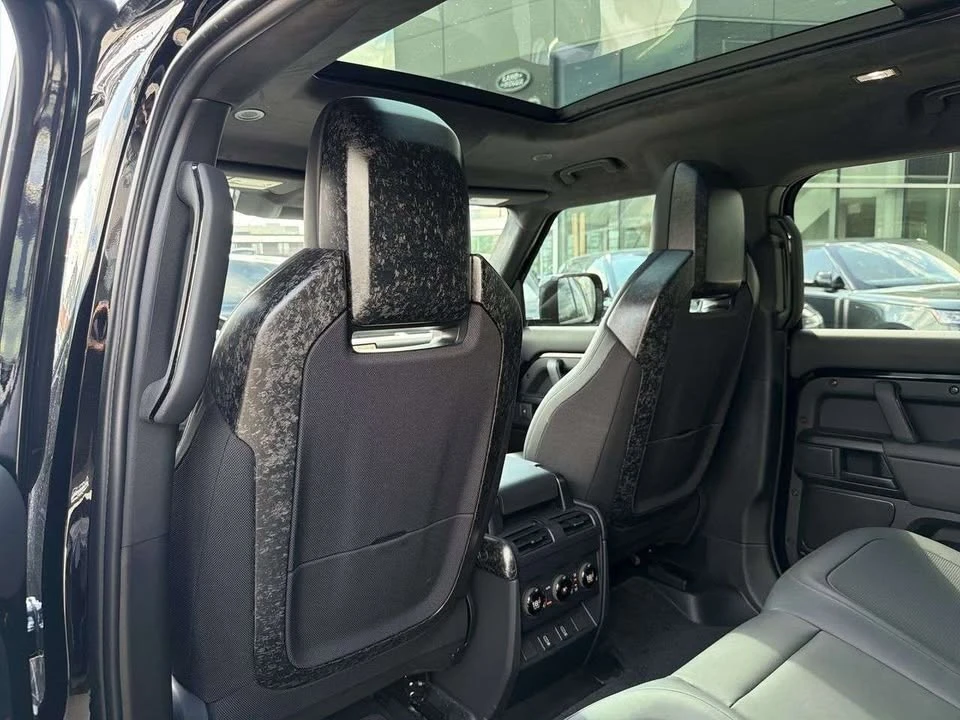 2026 Land Rover Defender Octa - Image 10 of 13