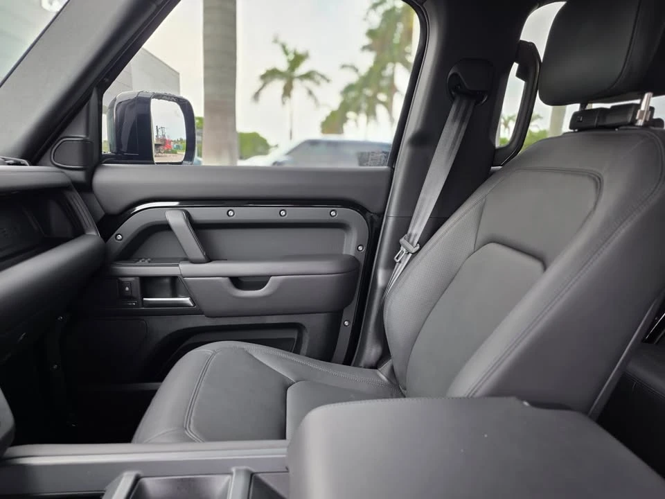 2026 Land Rover Defender L663 - Image 15 of 18