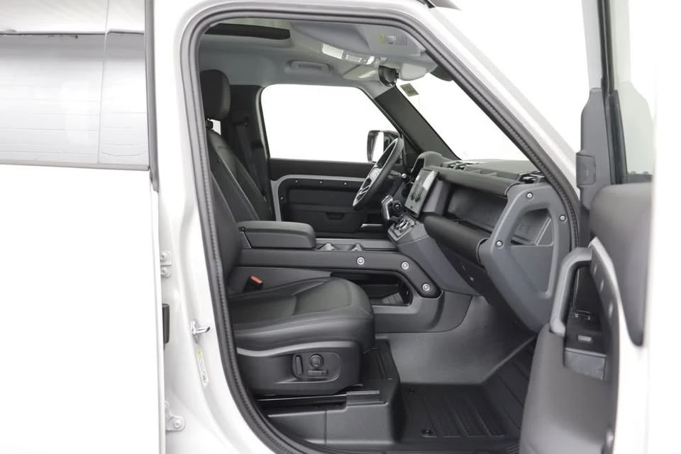2026 Land Rover Defender L663 - Image 18 of 19