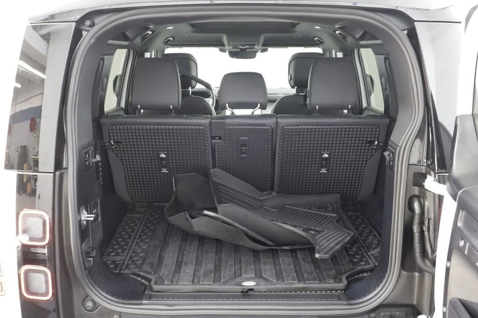 2026 Land Rover Defender L663 - Image 15 of 16