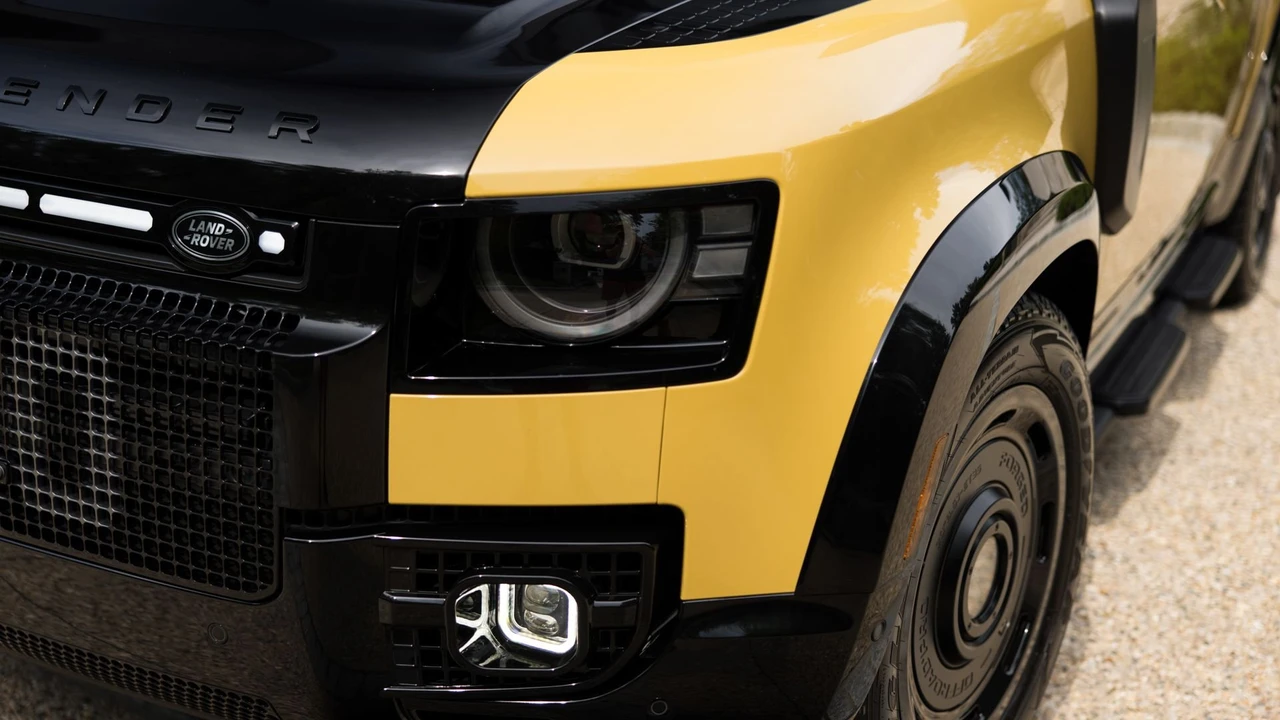 2026 Land Rover Defender L663 - Image 17 of 31