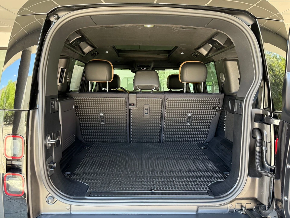 2026 Land Rover Defender L663 - Image 22 of 31