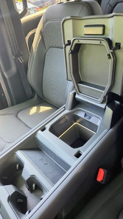 2026 Land Rover Defender L663 - Image 12 of 20
