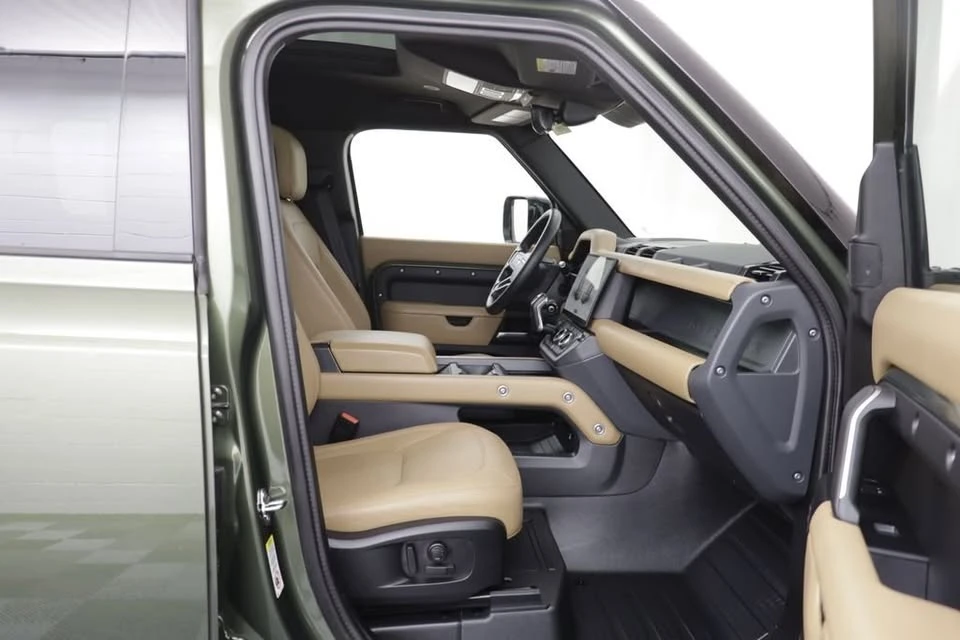 2026 Land Rover Defender L663 - Image 15 of 18