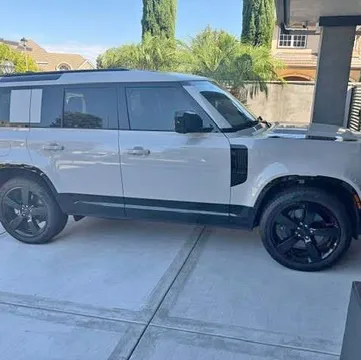 2026 Land Rover Defender 110 X-Dynamic SE