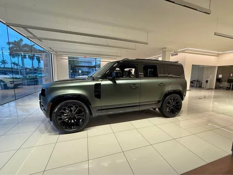 2026 Land Rover Defender 110 X-Dynamic SE