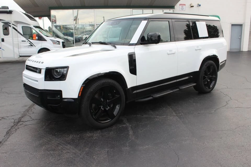 2026 Land Rover Defender 130 - Image 19 of 20