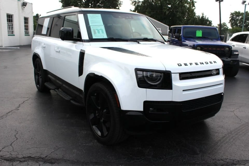 2026 Land Rover Defender 130 - Image 5 of 20