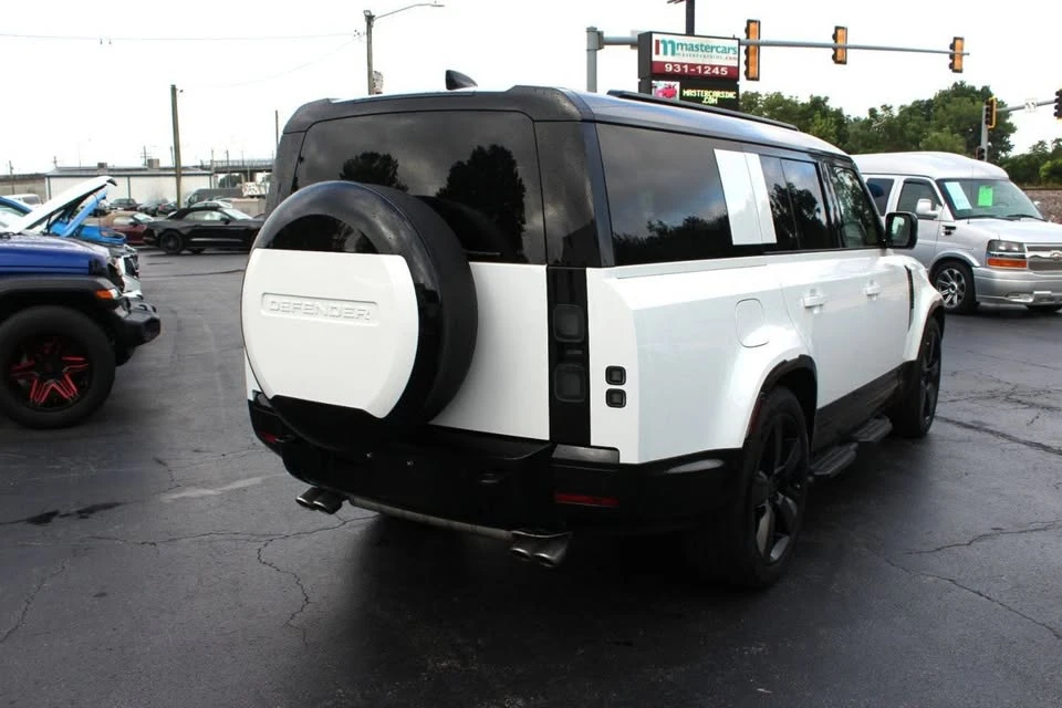 2026 Land Rover Defender 130 - Image 11 of 20