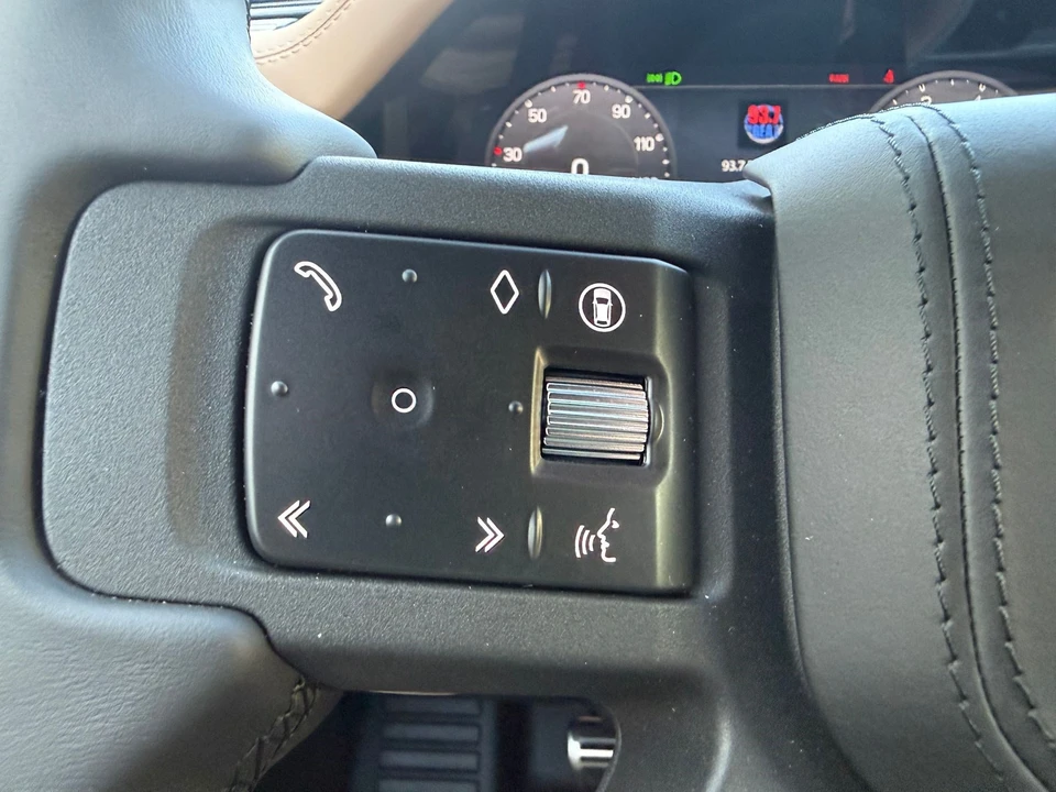 2026 Land Rover Defender V8 - Image 16 of 31