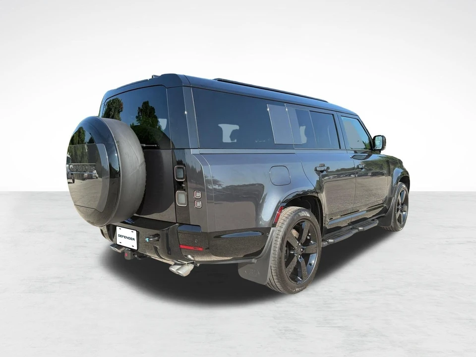 2026 Land Rover Defender V8 - Image 8 of 31