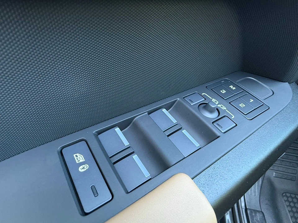 2026 Land Rover Defender V8 - Image 12 of 31