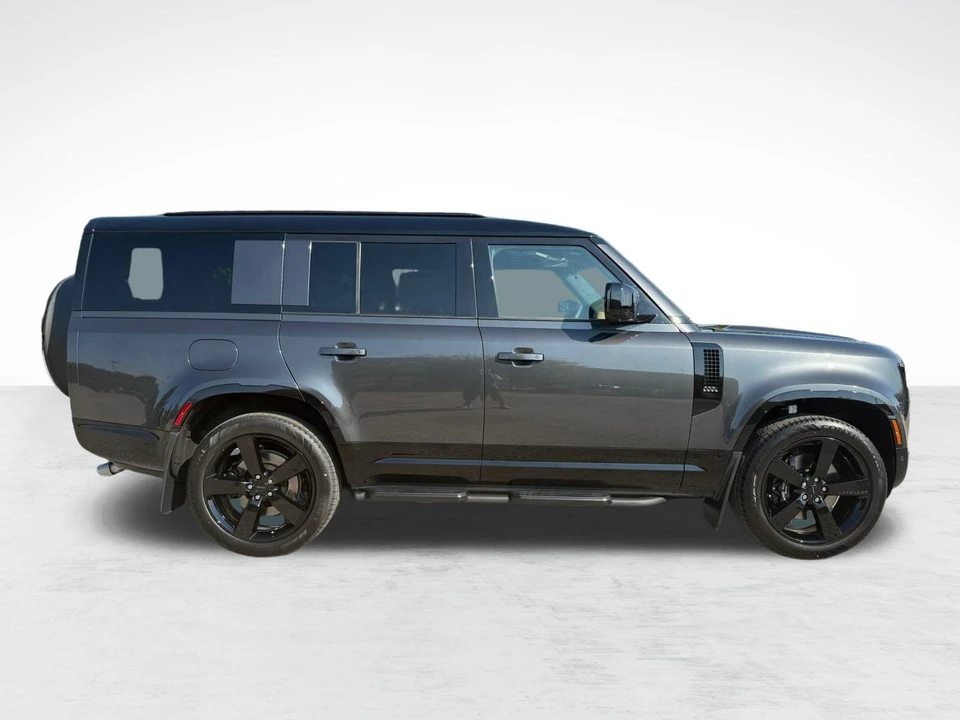 2026 Land Rover Defender V8 - Image 7 of 31