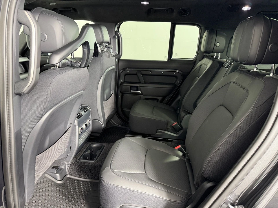 2026 Land Rover Defender V8 - Image 13 of 28