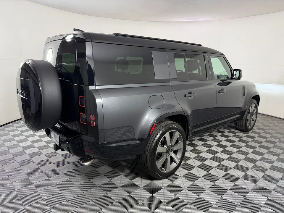 2026 Land Rover Defender V8 - Image 9 of 28