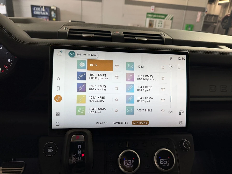 2026 Land Rover Defender V8 - Image 26 of 28