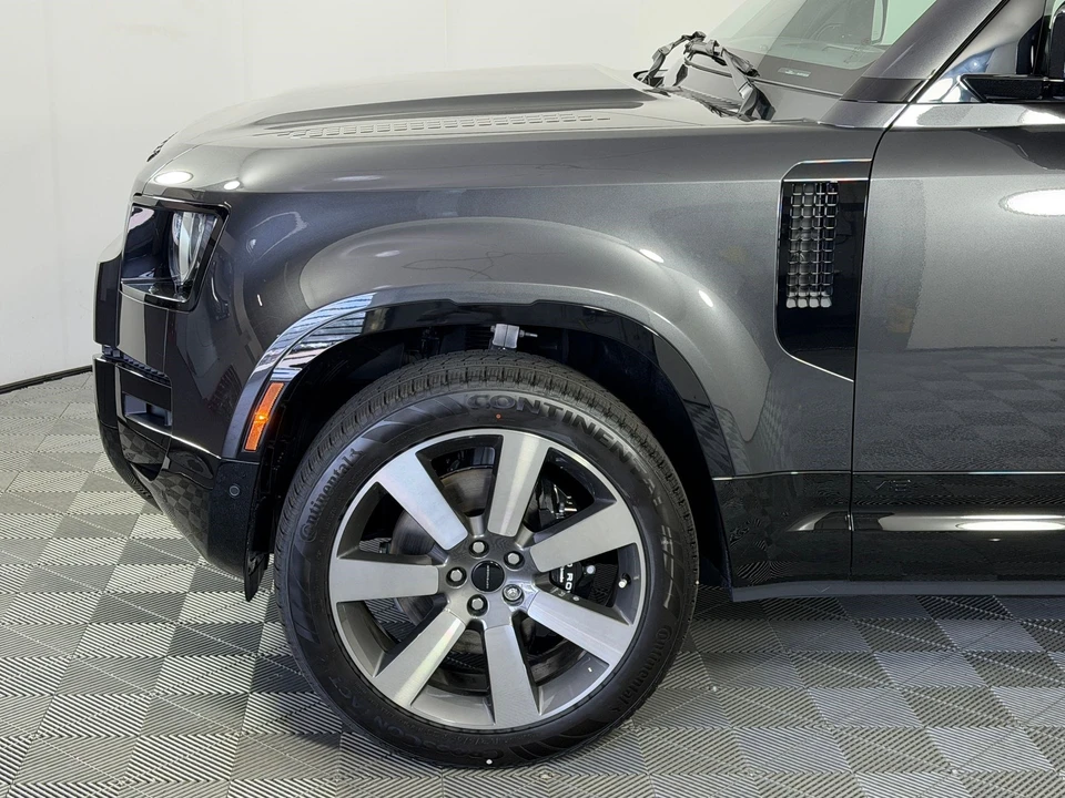 2026 Land Rover Defender V8 - Image 11 of 28