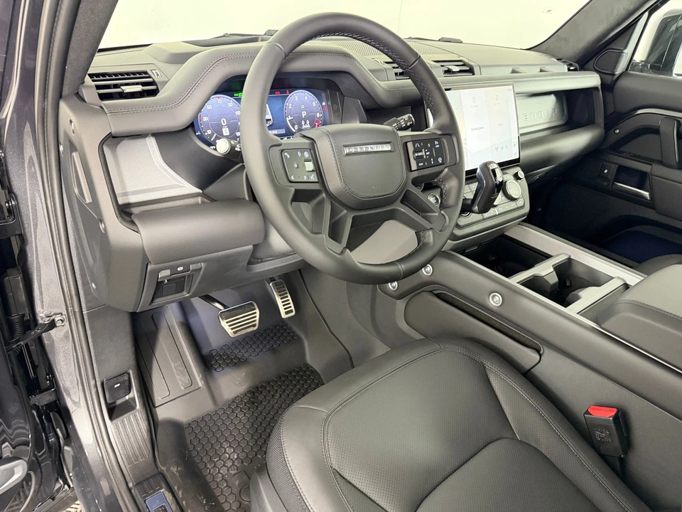 2026 Land Rover Defender V8 - Image 4 of 28