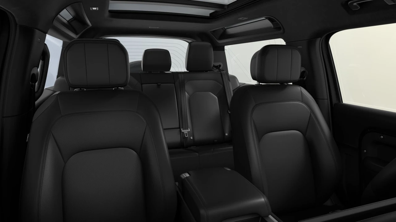 2026 Land Rover Defender Octa - Image 6 of 7