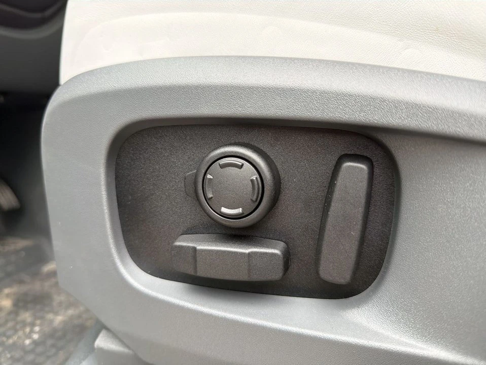 2026 Land Rover Defender L663 - Image 7 of 19