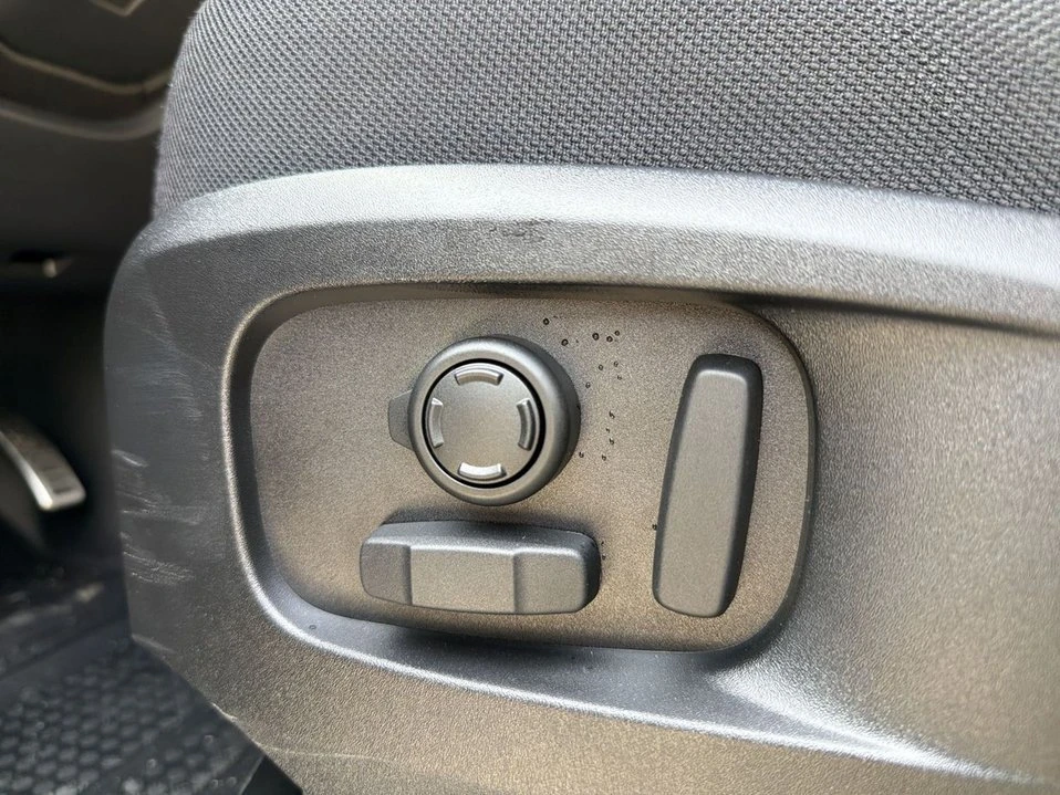 2026 Land Rover Defender L663 - Image 7 of 19